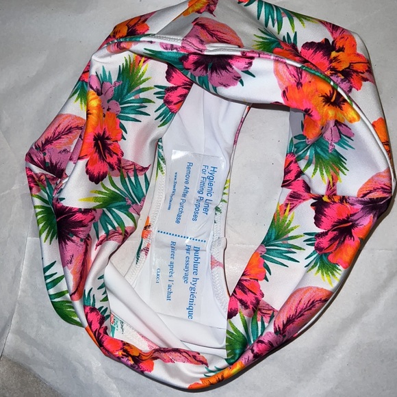 (M) PINK Victoria's Secret SWIM HIGH WAIST SHORTIE - Picture 7 of 10